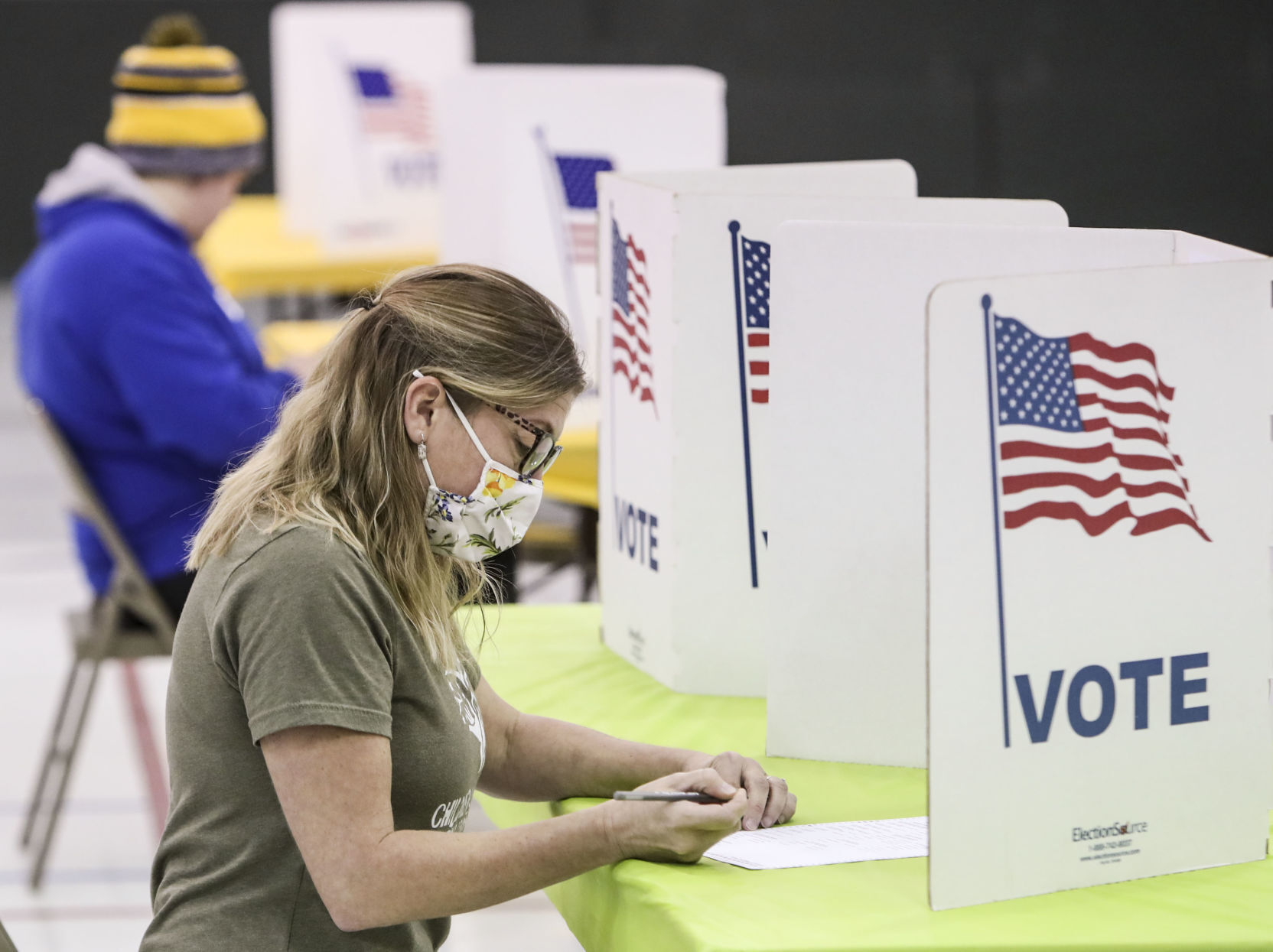 110320-qct-voting-jg-30.JPG